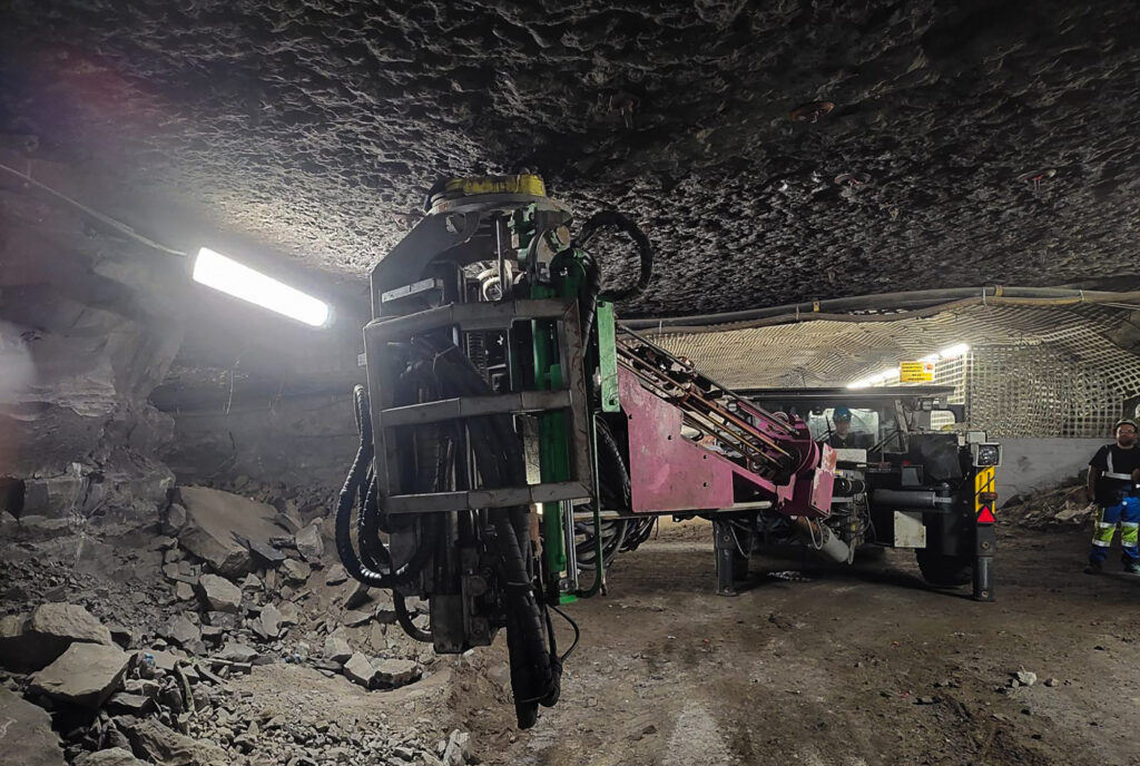 Roof Master 1.7KA – roof bolter at work underground